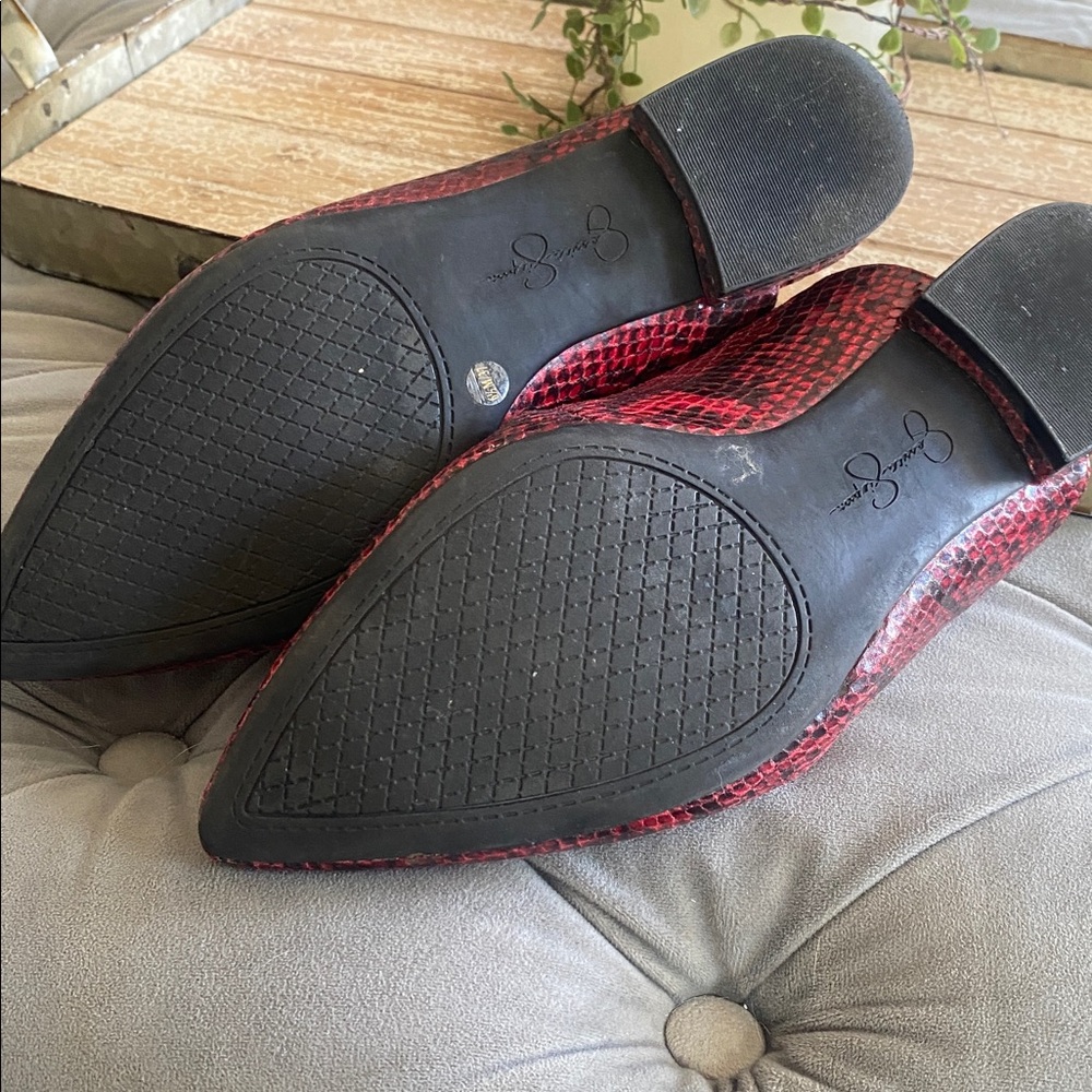 Elegant Red Snakeskin Women's Flats - Picture 4 of 4